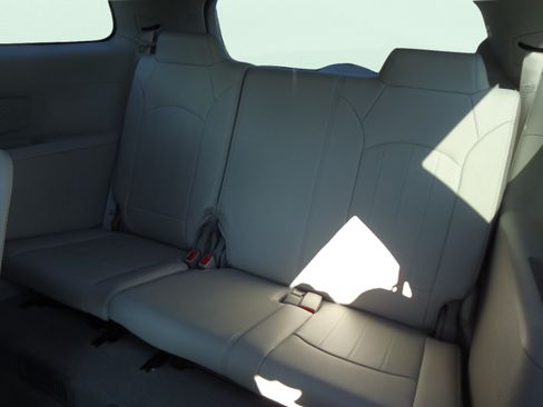 Used 2015 Buick Enclave Premium AWD/4WD image 28