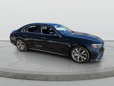 Used 2024 Mercedes-Benz E 350 4MATIC Sedan image 8