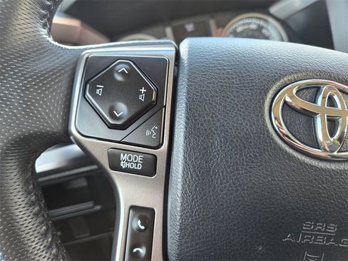 Used 2017 Toyota Tacoma 2WD Double Cab image 18