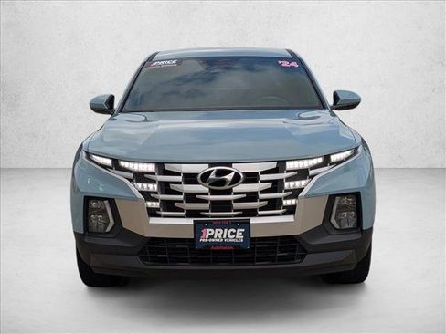 Used 2024 Hyundai Santa Cruz SE image 2