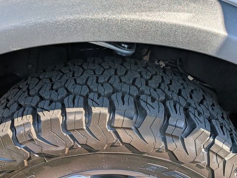 Used 2024 Ford Bronco Badlands image 11