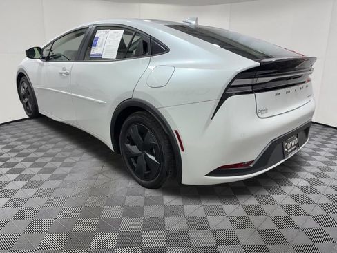 Used 2025 Toyota Prius Plug-In Hybrid FWD image 5