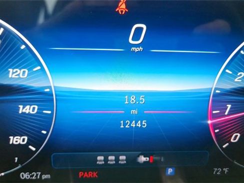 Used 2025 Mercedes-Benz GLC 300 image 38