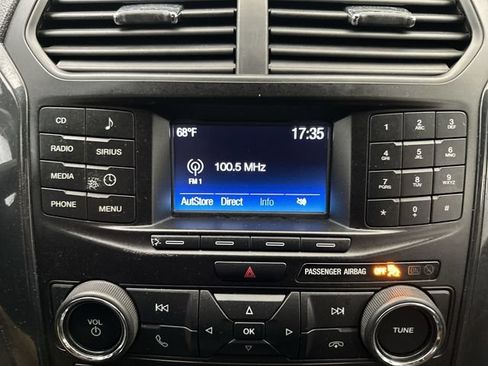Used 2017 Ford Explorer XLT AWD/4WD image 15