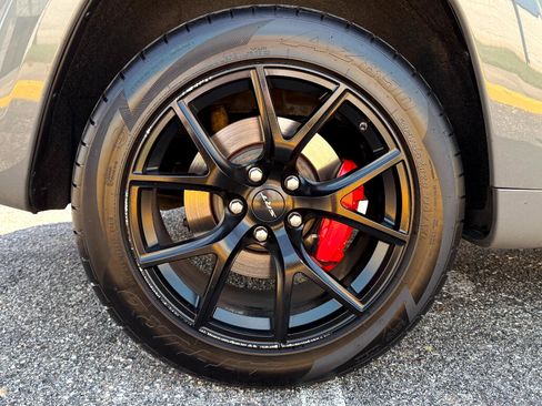 Used 2019 Jeep Grand Cherokee SRT w/ Trailer Tow Group IV image 26