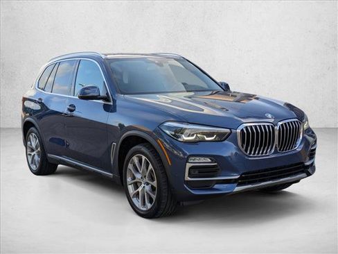 Used 2021 BMW X5 xDrive40i w/ Premium Package 3 AWD/4WD image 3