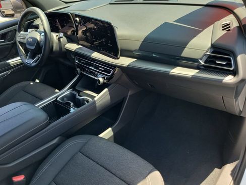Used 2026 Chevrolet Traverse LT FWD image 27