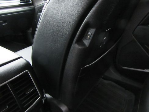 Used 2025 Kia Sportage EX image 52