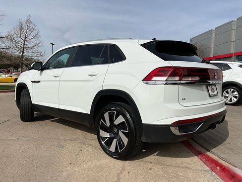 Used 2025 Volkswagen Atlas Cross Sport SE image 8