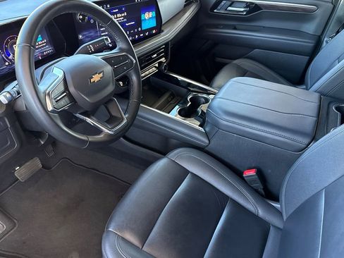 Used 2025 Chevrolet Tahoe LT image 5