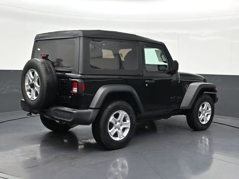 Used 2022 Jeep Wrangler Sport AWD/4WD image 5