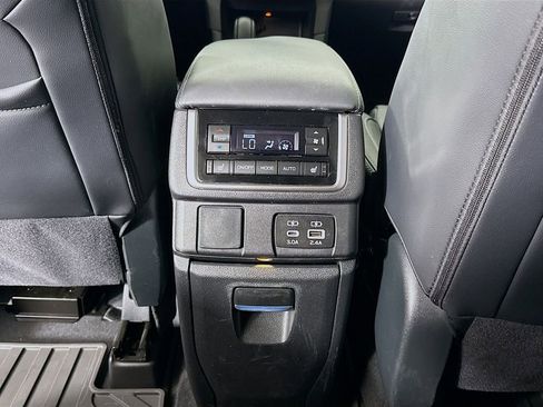Used 2024 Subaru Ascent Limited AWD/4WD image 28