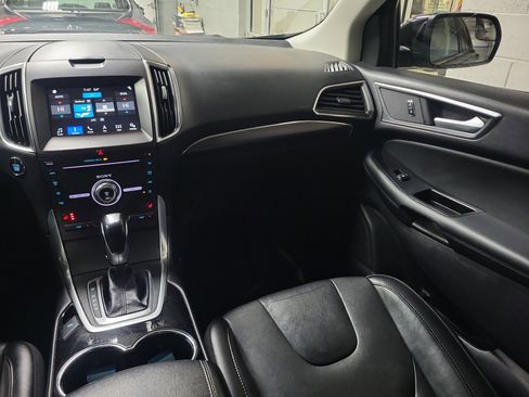 Used 2018 Ford Edge Titanium w/ Technology Package image 13