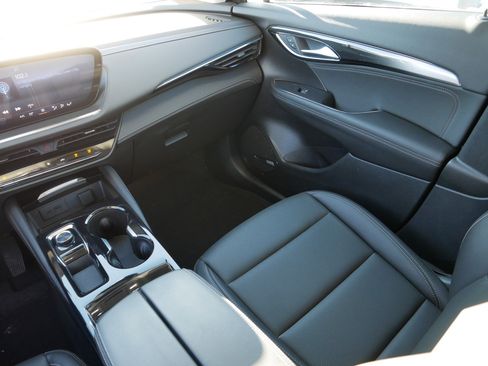 Used 2025 Buick Envision Preferred image 11