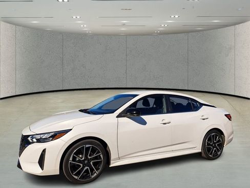 Used 2024 Nissan Sentra SR w/ Lighting Package image 8