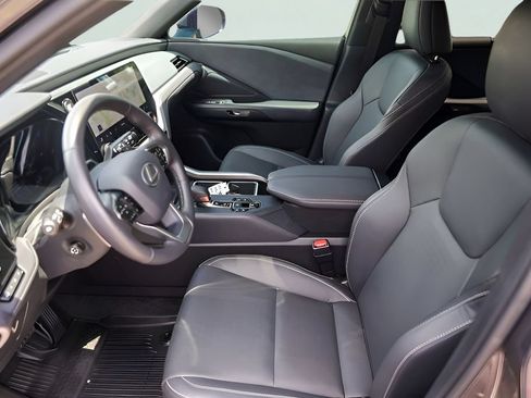 Used 2025 Lexus TX 350 AWD w/ Technology Package image 9