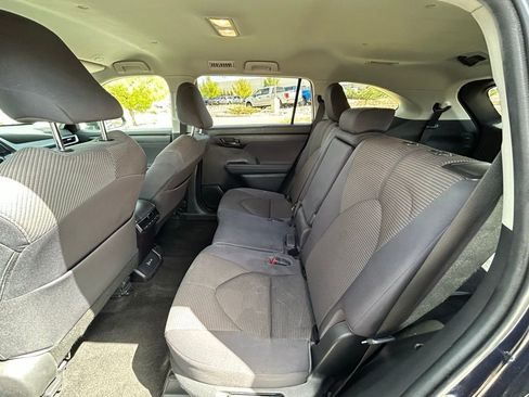 Used 2023 Toyota Highlander LE image 24