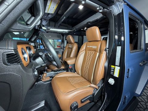 Used 2023 Jeep Wrangler Unlimited Rubicon 392 AWD/4WD image 22