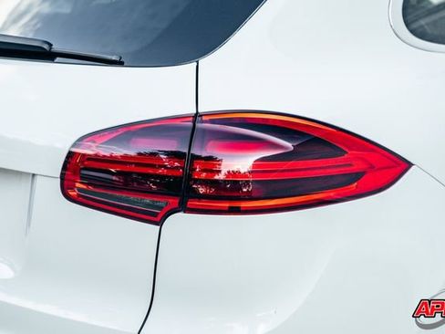 Used 2016 Porsche Cayenne image 50