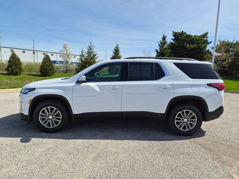 Used 2023 Chevrolet Traverse LT FWD image 8
