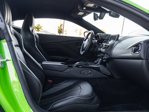 Used 2022 Aston Martin V8 Vantage Coupe RWD image 35