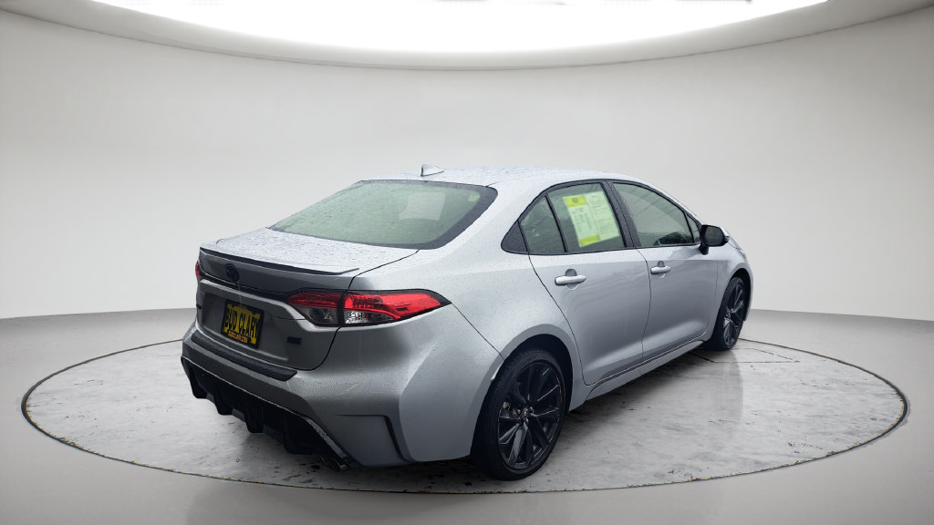 Used 2026 Toyota Corolla SE w/ SE Package FWD image 5