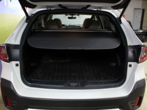 Used 2022 Subaru Outback Limited AWD/4WD image 6