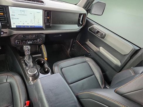 Used 2023 Ford Bronco Badlands image 12