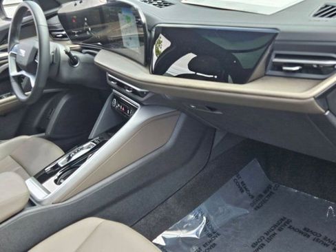 Used 2025 Audi Q5 Premium w/ Convenience Package AWD/4WD image 20