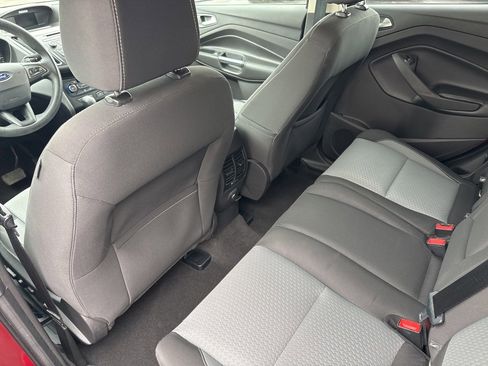 Used 2017 Ford Escape SE image 10