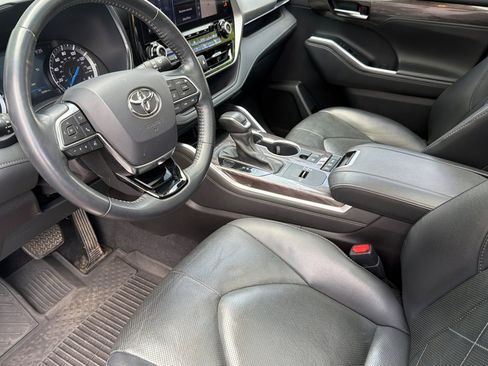 Used 2021 Toyota Highlander Platinum AWD/4WD image 10