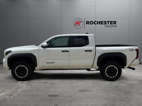 Certified 2024 Toyota Tacoma TRD Off-Road AWD/4WD image 2