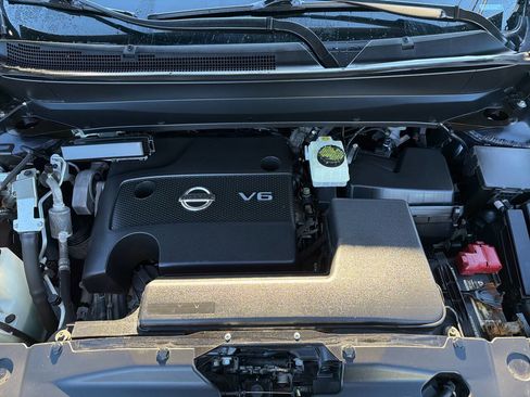 Used 2015 Nissan Pathfinder S image 10