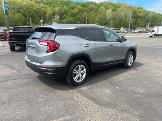Used 2023 GMC Terrain SLE video 5
