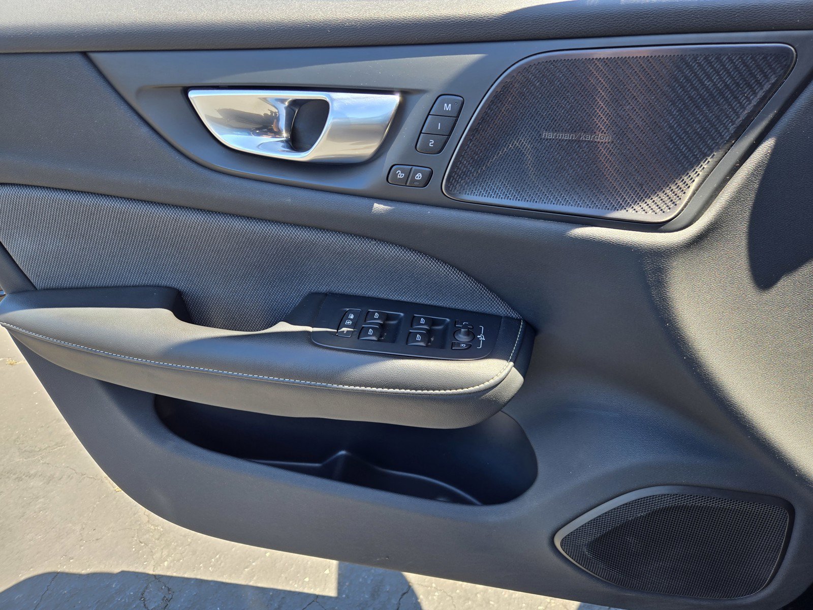 Used 2024 Volvo S60 B5 Plus FWD image 25