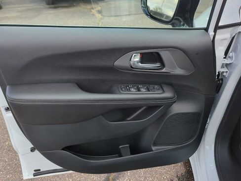 New 2026 Chrysler Voyager LX FWD image 34