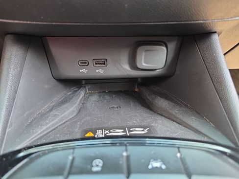 Used 2025 Buick Envista Avenir FWD image 24