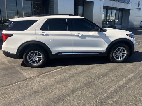 Certified 2025 Ford Explorer Active image 8