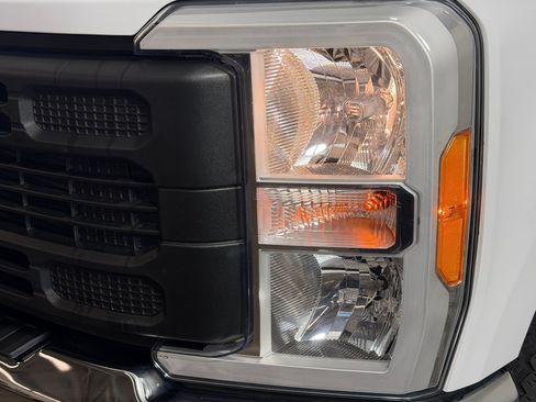 Used 2023 Ford F350 XL w/ 360-Degree Camera Package AWD/4WD image 11