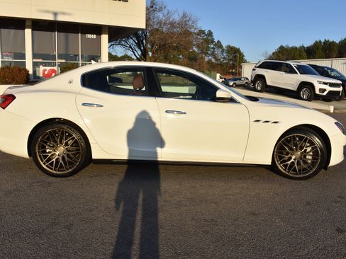 Used 2019 Maserati Ghibli Base image 11