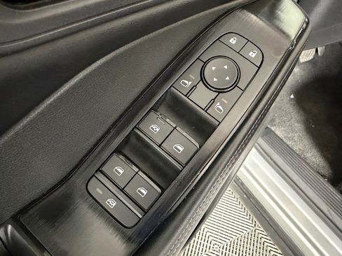 Used 2025 Nissan Rogue SV image 10