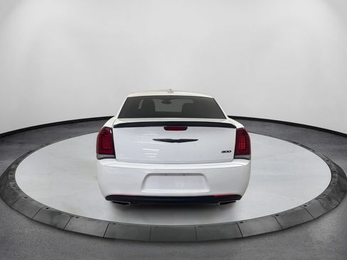Used 2023 Chrysler 300 Touring w/ Sport Appearance Package RWD image 7