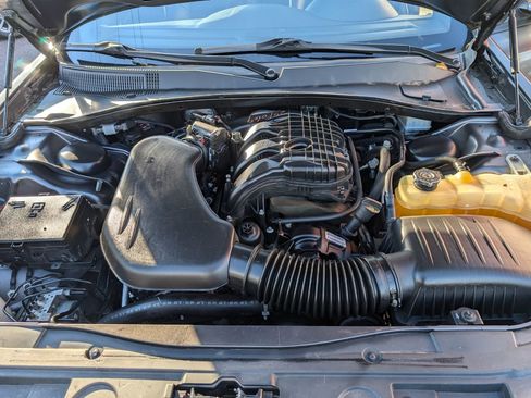 Used 2019 Chrysler 300 S image 9