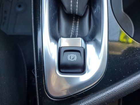 Used 2022 Buick Encore GX Essence w/ Advanced Technology Package image 31