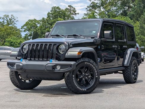 Used 2023 Jeep Wrangler Unlimited w/ Cold Weather Group AWD/4WD image 4
