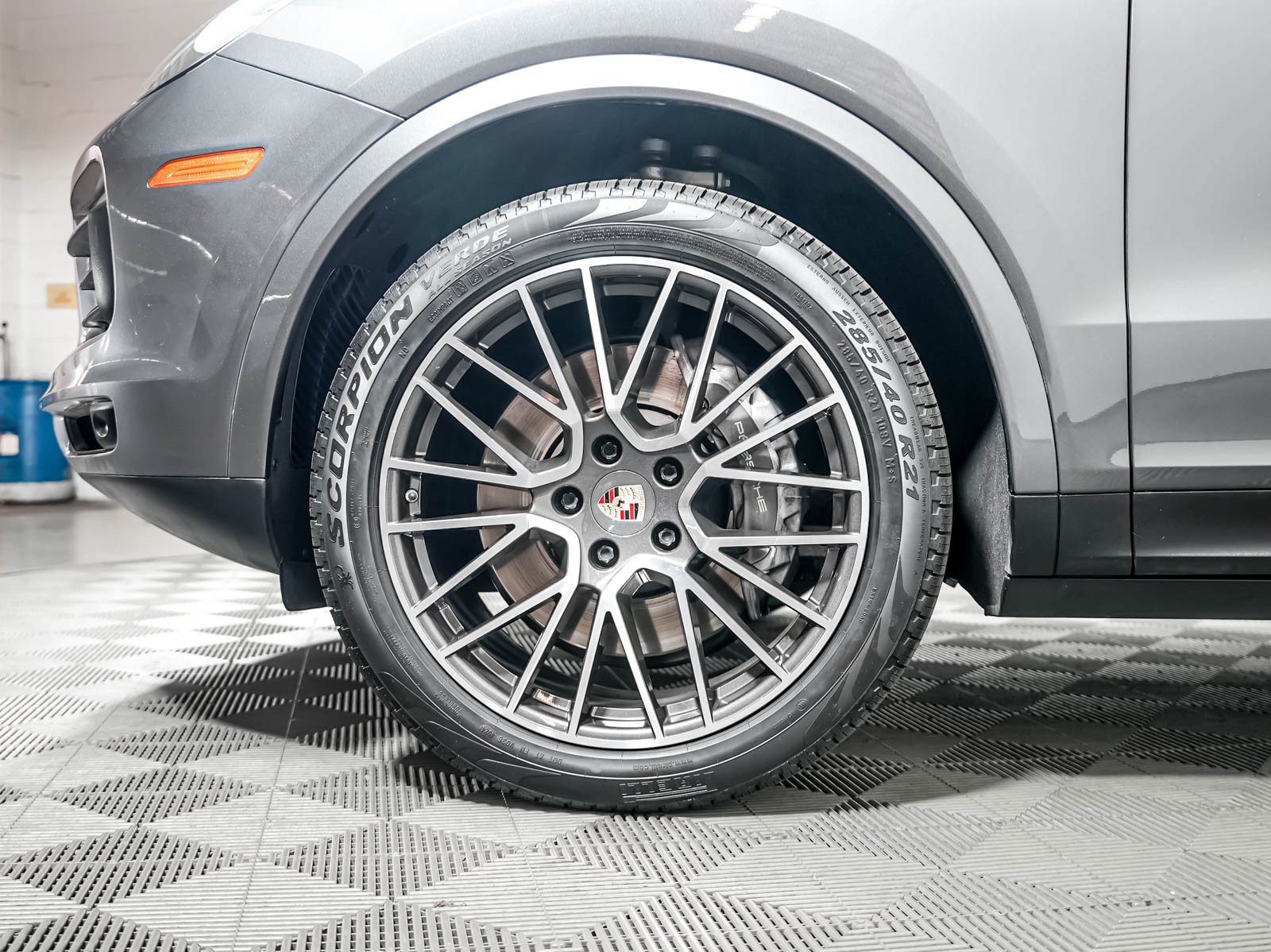 Certified 2023 Porsche Cayenne AWD/4WD image 14