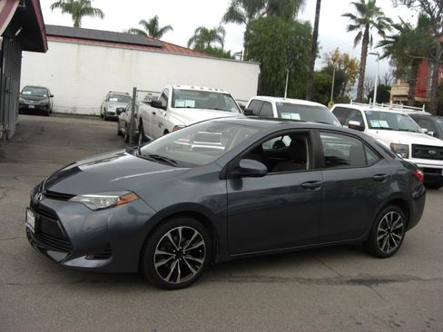 Used 2017 Toyota Corolla LE FWD image 3