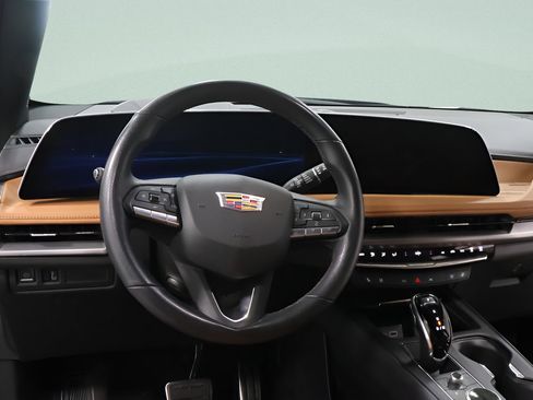 Used 2024 Cadillac XT4 Sport AWD/4WD image 9