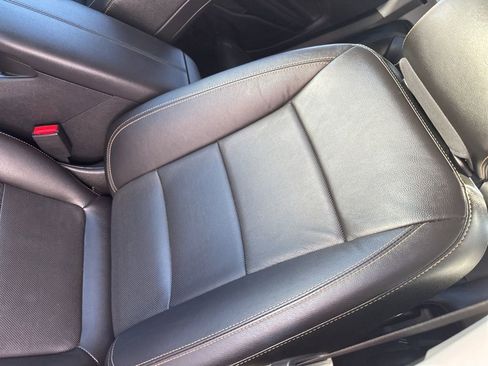 Used 2020 GMC Terrain SLT image 3