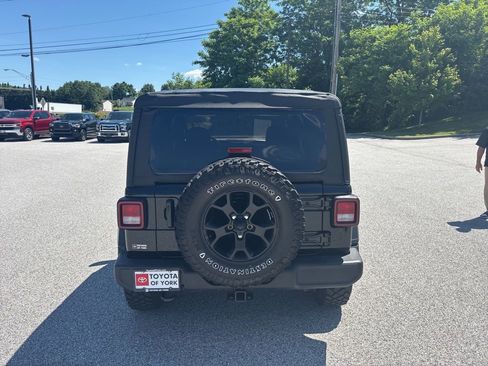 Used 2023 Jeep Wrangler Sport AWD/4WD image 4